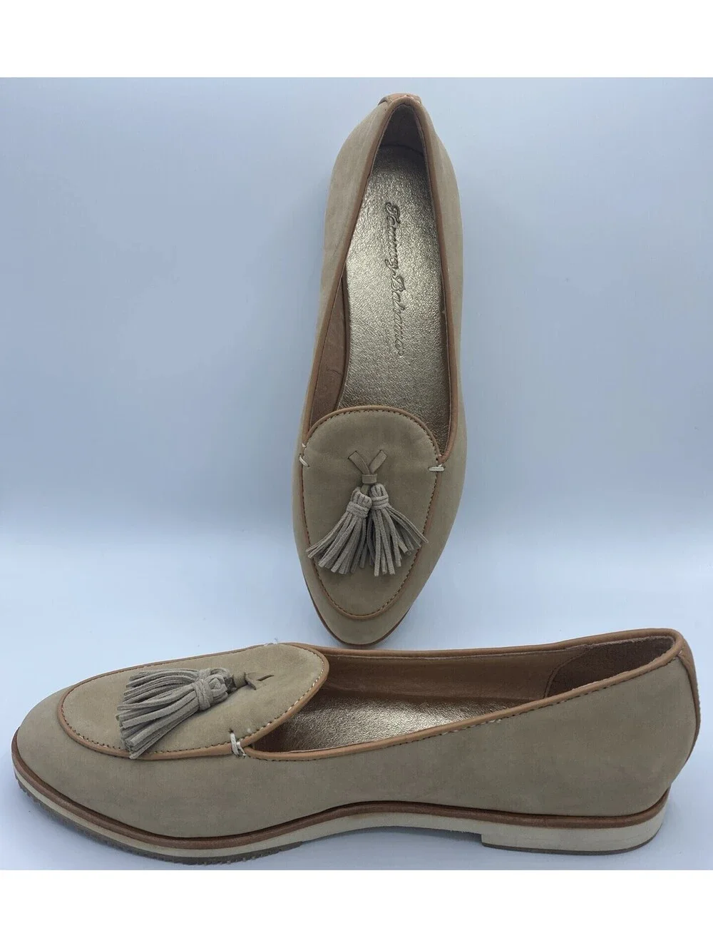 Tommy Bahama Women’s 7.5 Tan Suede Loafers Driving Flats Tassels